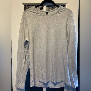 5 year basic long sleeve shirt from lululemon. Size M. Heathered light grey.